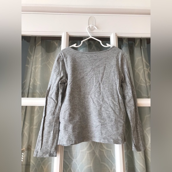 Gap Kids size 6 - 7 long sleeve heather gray cotton tee w/ fashion days of week - Picture 5 of 5